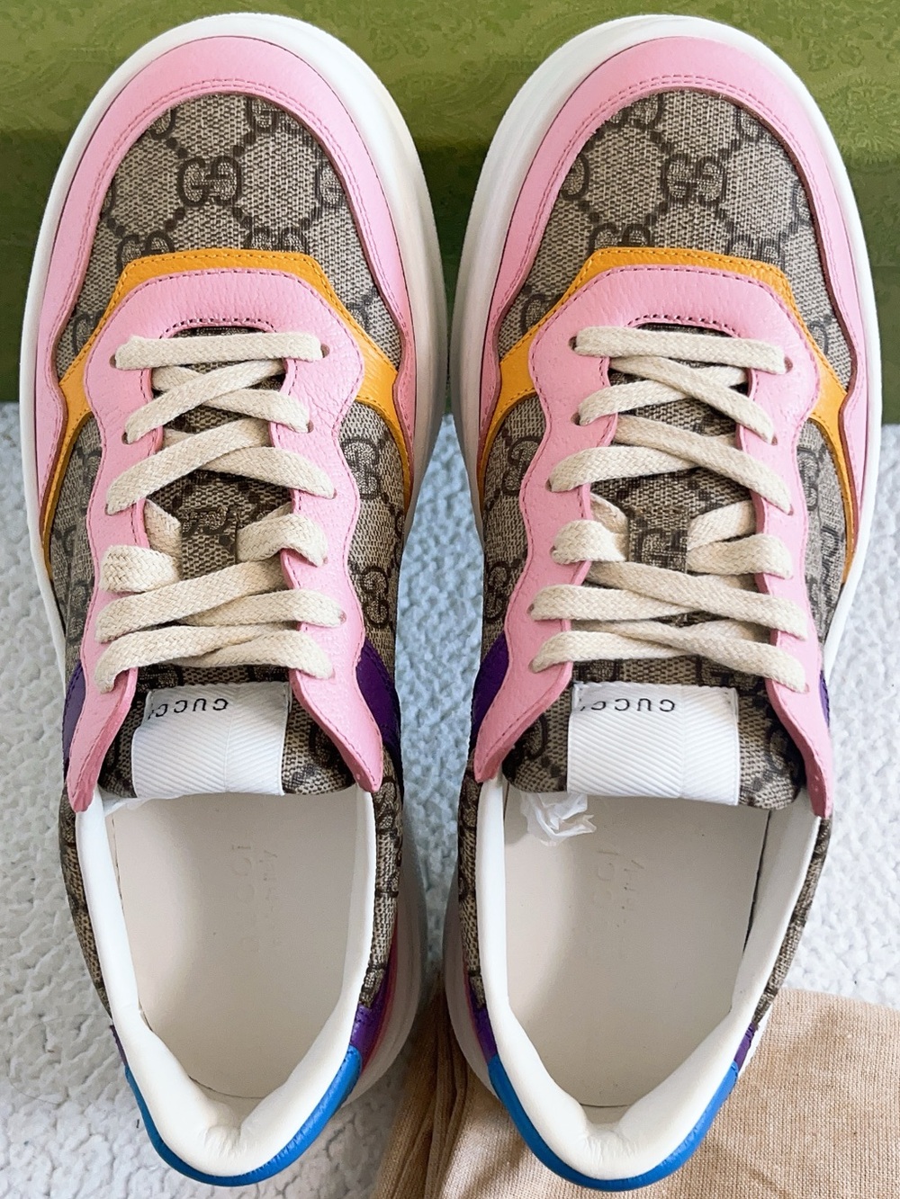 GUCCI Women’s GG Supreme Monogram Canvas Low Top Sneakers - Picture 11 of 13